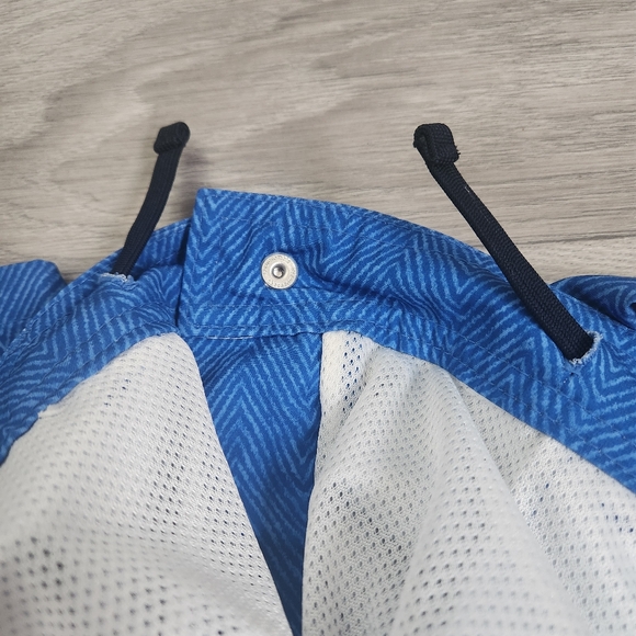 Abercrombie & Fitch Blue Shorts Size 13/14 Kids or Pool To Playground Zig Zag - Picture 7 of 13